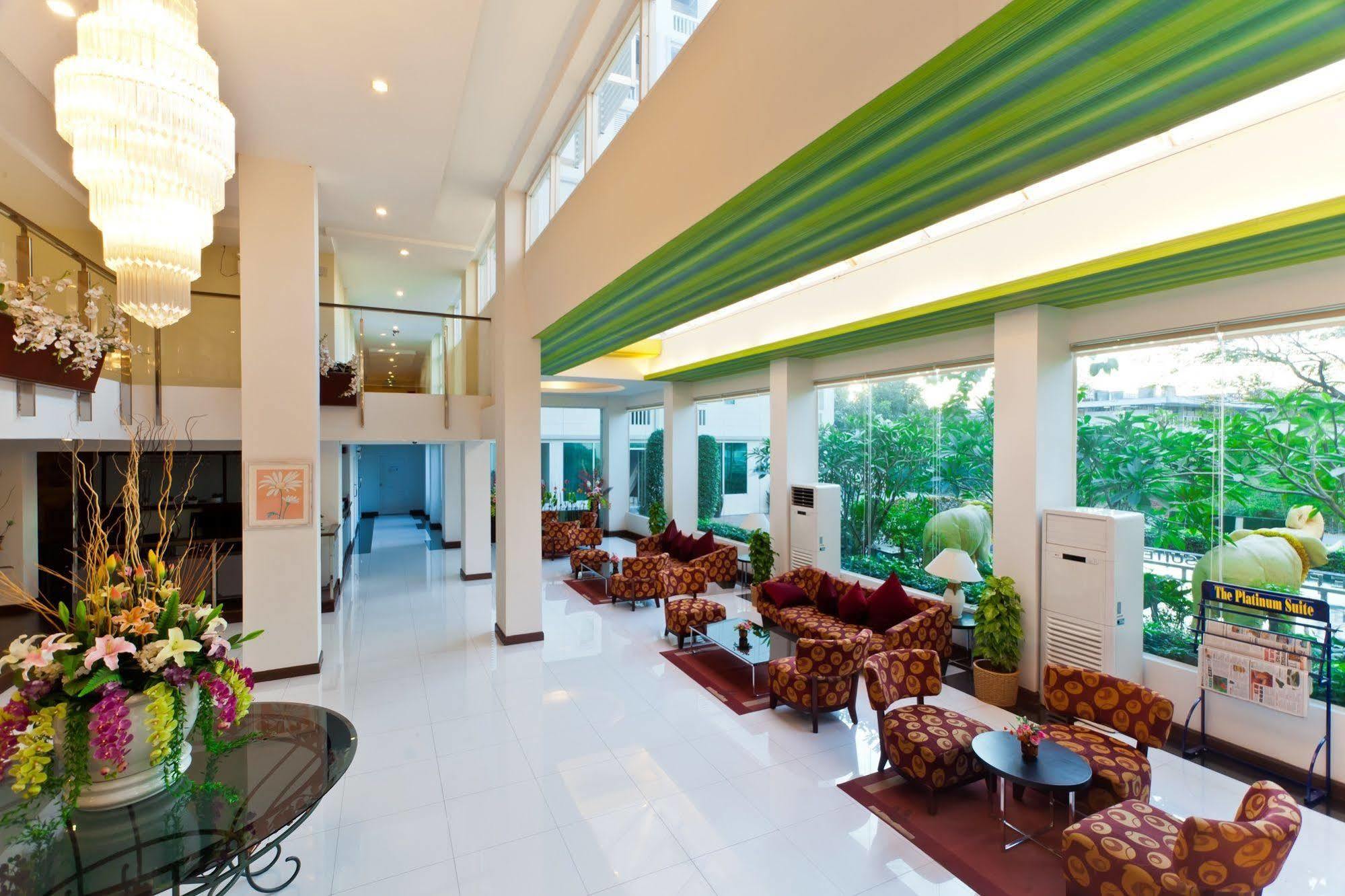 The Platinum Suite Bangkok Exterior photo